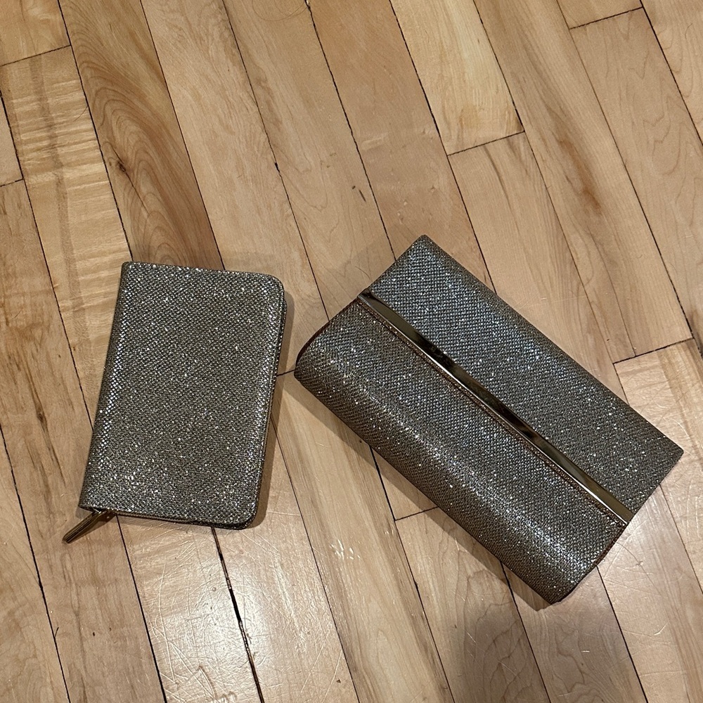 bareMinerals Glittering Gold Clutch